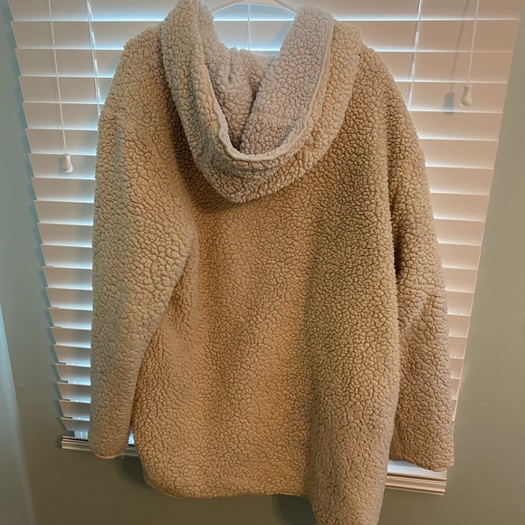 Urban Outfitters Fluffy Jacket - Picture 2 of 3